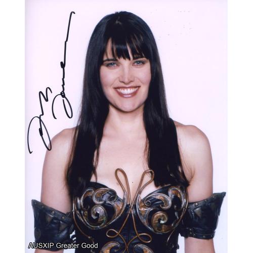 Photo: SUPER RARE Autographed Lucy Lawless Xena Photoshoot 1995 8 x 10 [Starship] [W]