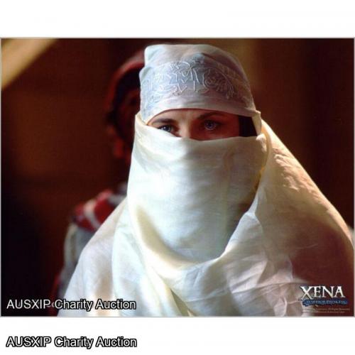 Authentic Xena Prop: Xena's Cream Colored Head & Body Wrap (Episode: Who's Gurkhan?) PLUS Xena Trinket [Starship]