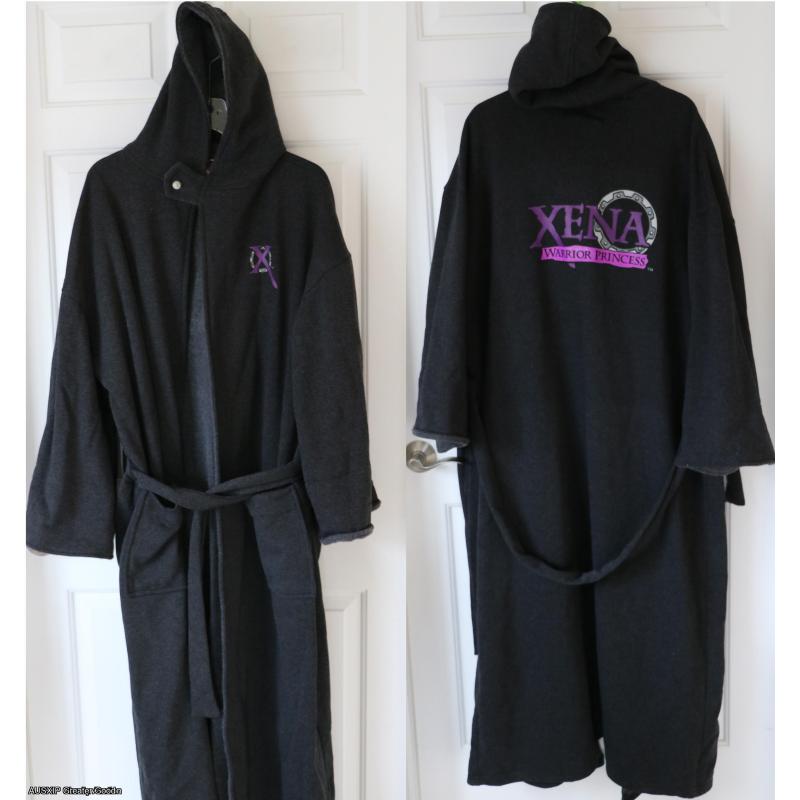 SUPER RARE: Xena Black Set Robe with Xena logo (Davis-Panzer) [Starship] [W]